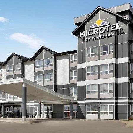 Microtel Inn & Suites By Wyndham Estevan Екстер'єр фото