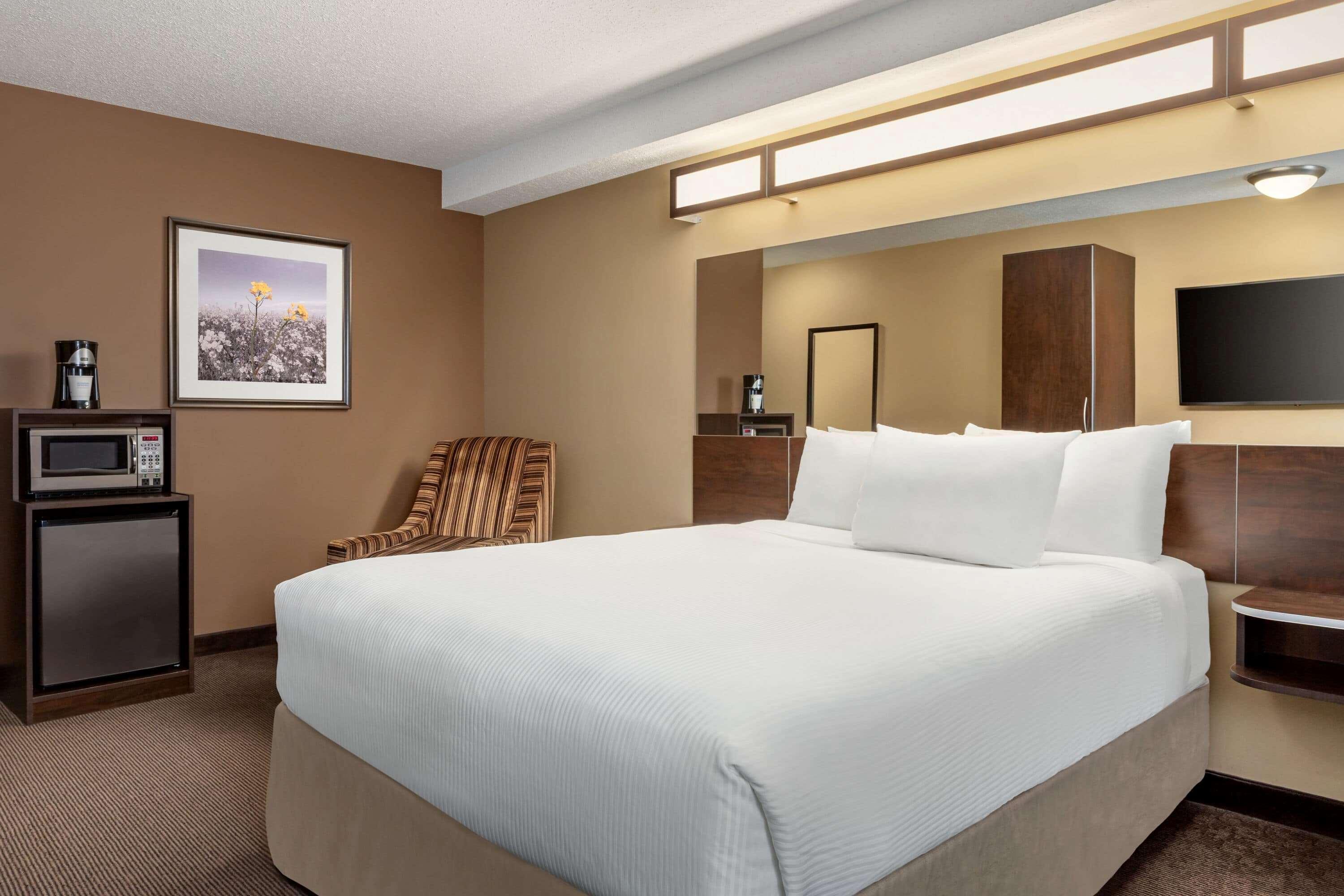 Microtel Inn & Suites By Wyndham Estevan Екстер'єр фото