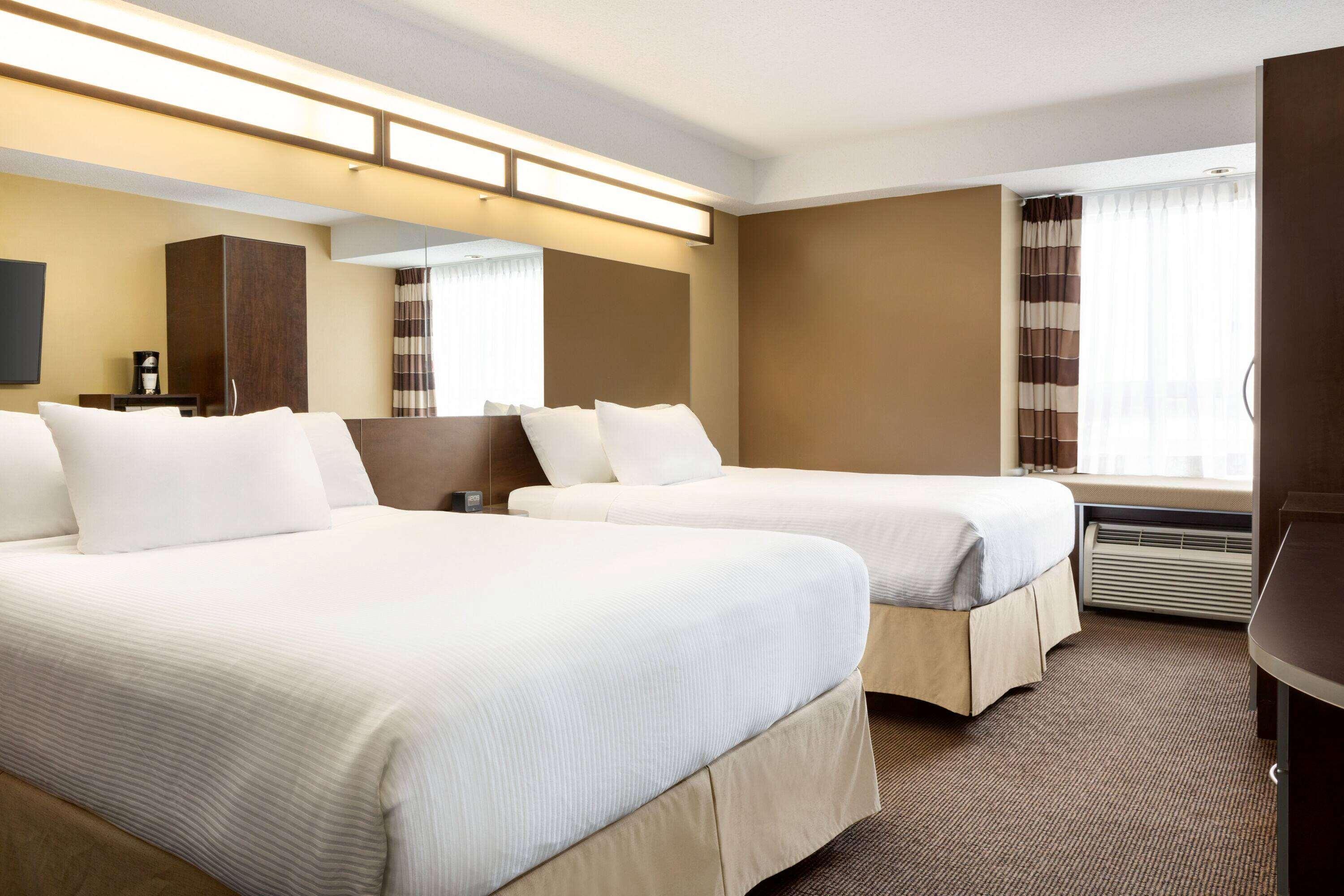 Microtel Inn & Suites By Wyndham Estevan Екстер'єр фото