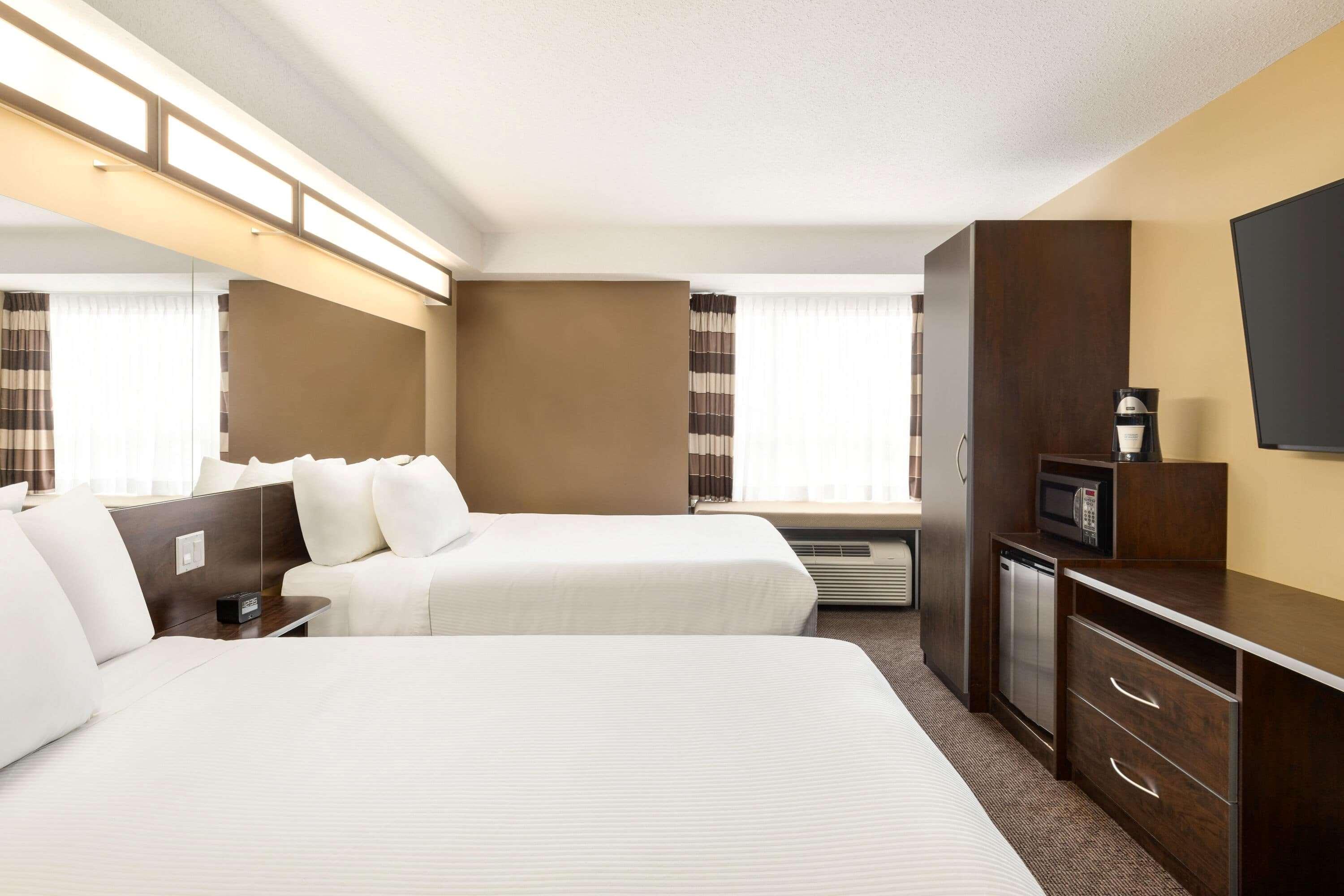 Microtel Inn & Suites By Wyndham Estevan Екстер'єр фото