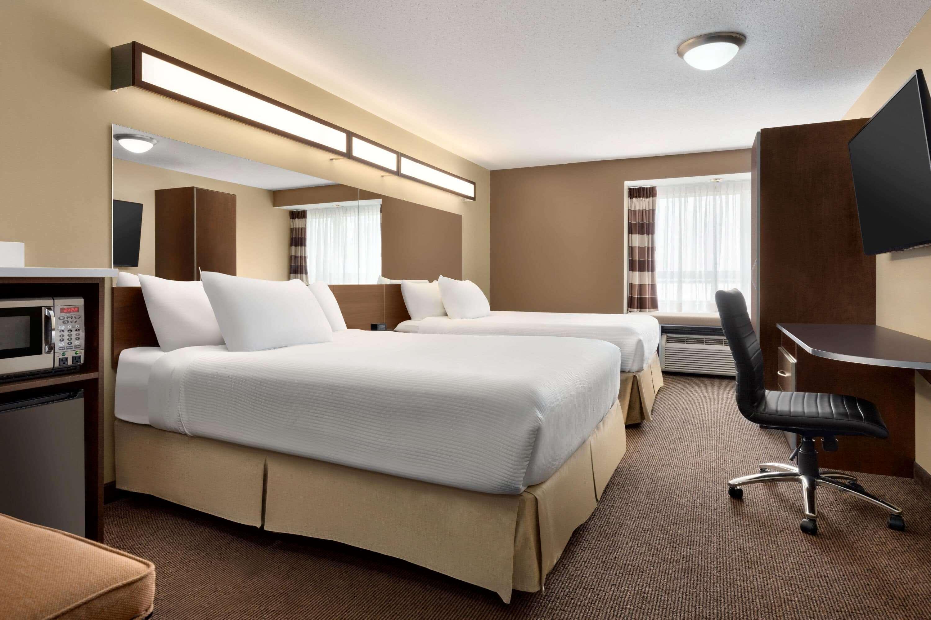 Microtel Inn & Suites By Wyndham Estevan Екстер'єр фото