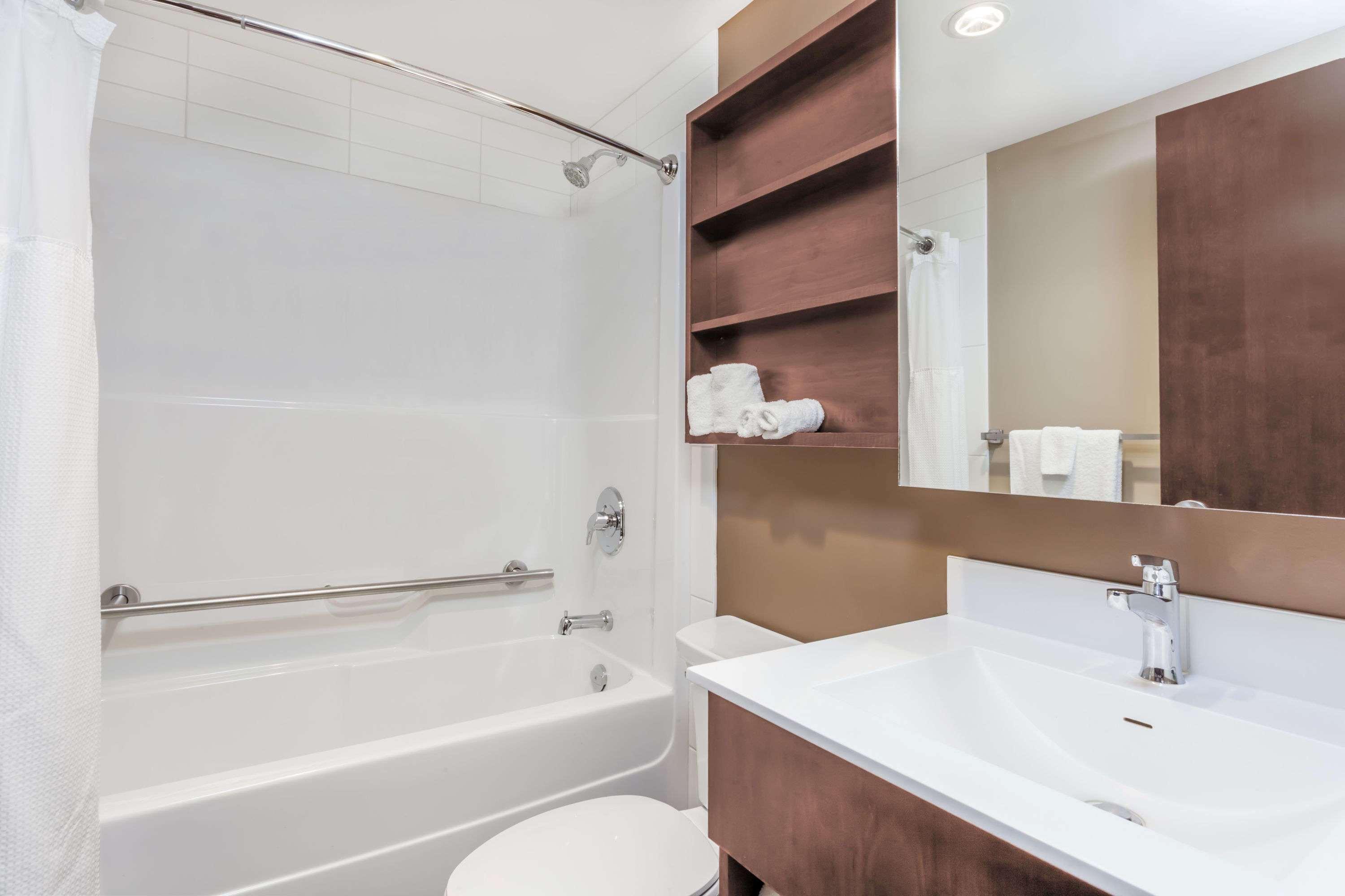 Microtel Inn & Suites By Wyndham Estevan Екстер'єр фото