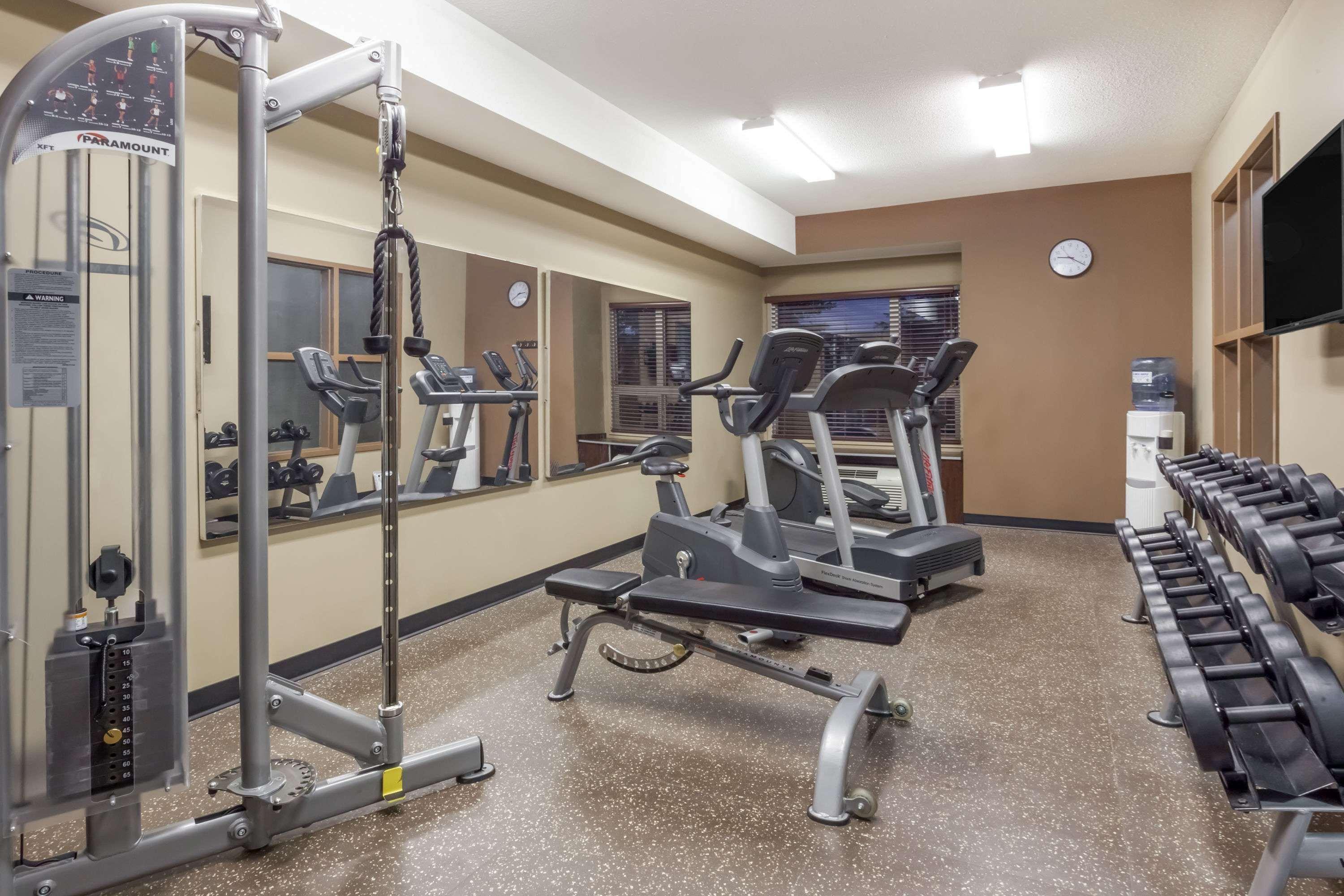 Microtel Inn & Suites By Wyndham Estevan Екстер'єр фото